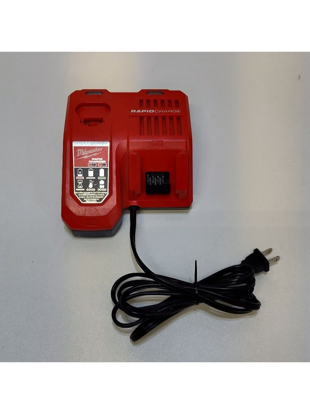 Milwaukee Rapid Charger M12 M18 Model 48-59-1808 Reduce Charge Time By 40% Teste